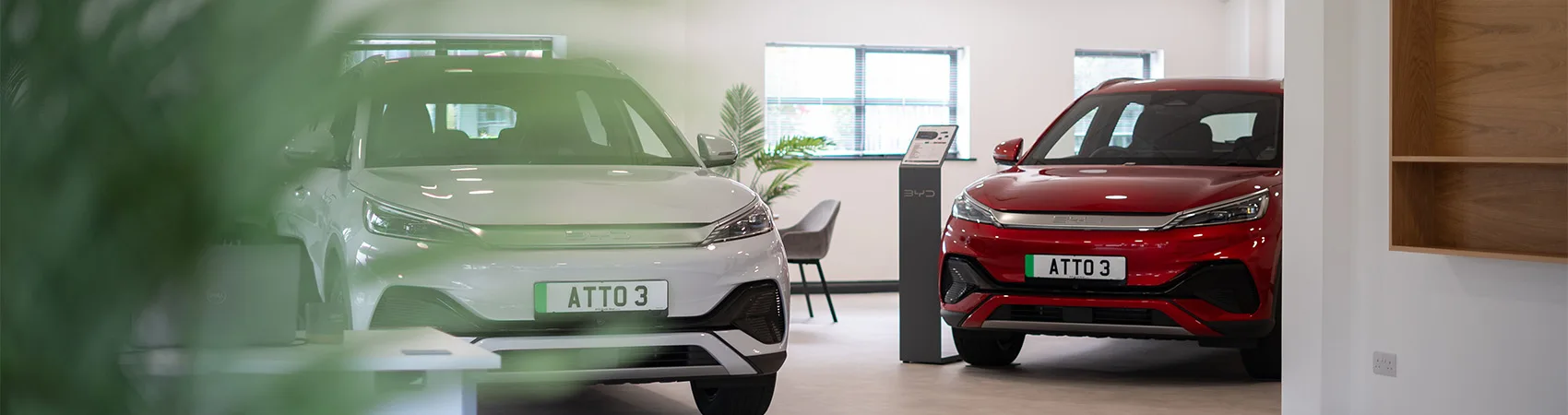 ATTO 3 cars in showroom
