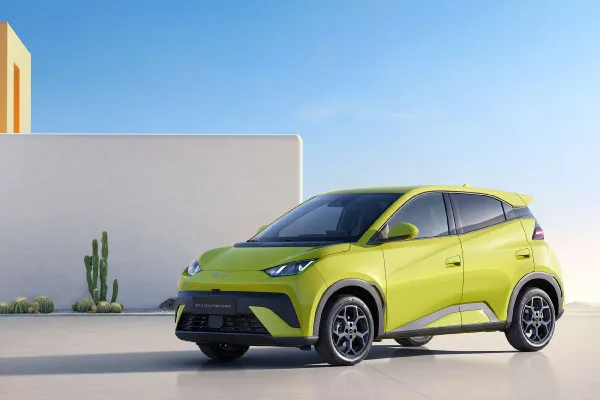 BYD-Dolphin-Surf-Green-Event-Side