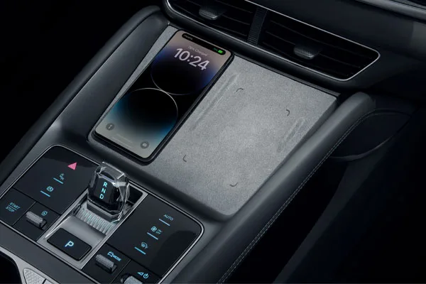 BYDSEALION7InteriorWirelessPhoneCharging