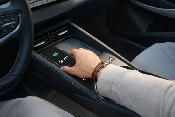 BYDSEAL6DM-iTouringBlueWirelessCharging