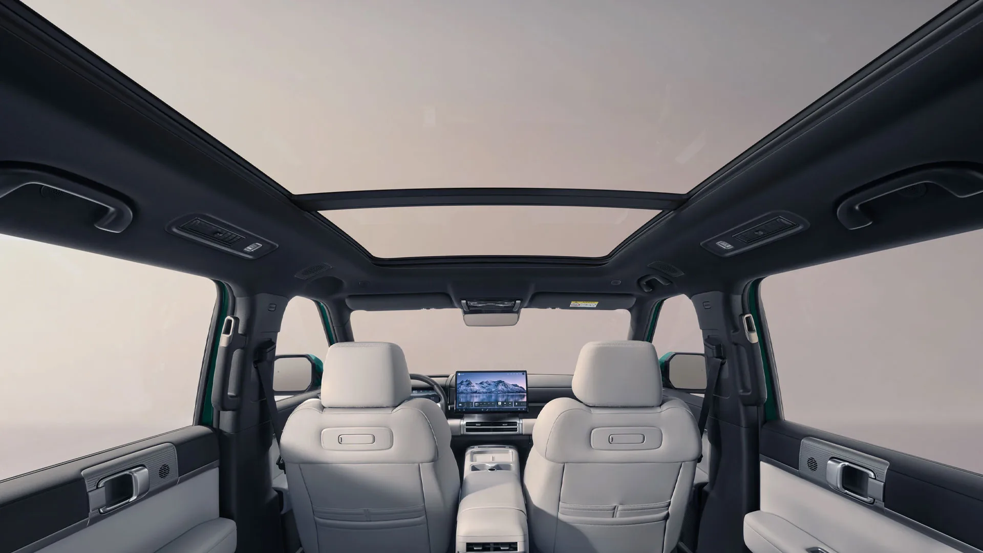 BYDTi7DM-pInterior